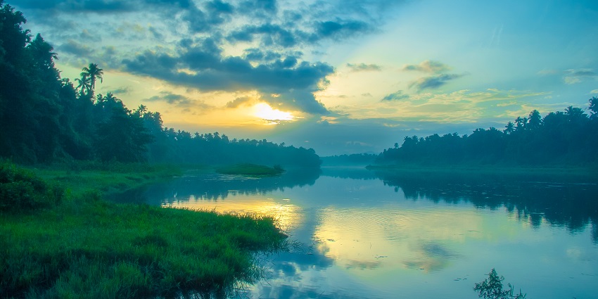 The picturesque sunrise amidst this river provides much serenity to the viewers.