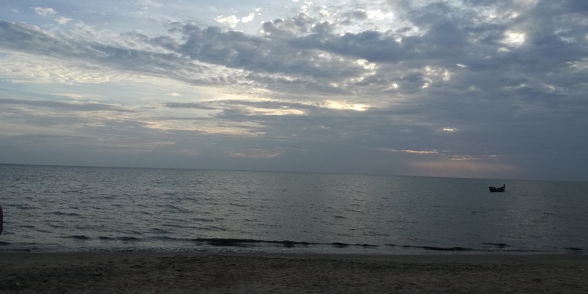 Stunning sunset views of this beach cannot be missed while exploring places to visit near Guruvayur.