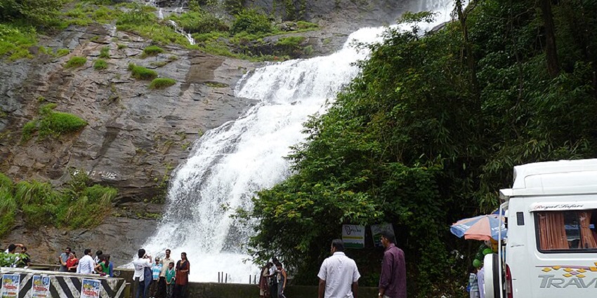 Tourist bus near Cheeyappara Waterfalls