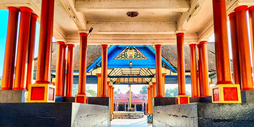 A view of the Chengannur Mahadeva Temple, one of the best places to visit in Chengannur.