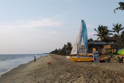 Enjoy water sports at the Cherai beach in Kerala for a mesmerising beach holiday adventure