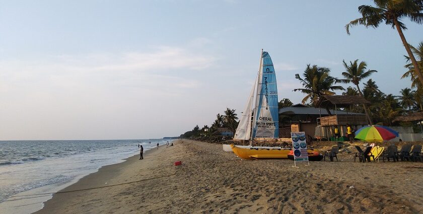 Enjoy water sports at the Cherai beach in Kerala for a mesmerising beach holiday adventure