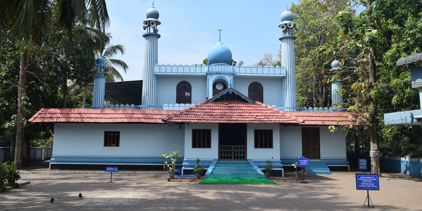 A front view of the Cheraman Juma Masjid Mosque, a hotspot near Kottappuram Fort.