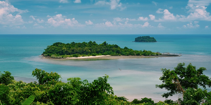 Image of the Chidiya Tapu, one of the places to visit near North Button Island National Park for a sunset