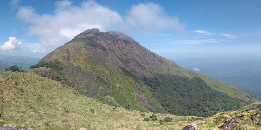 The snapshot of the beautiful and the scenic sunset view from the Chorkamudi peak