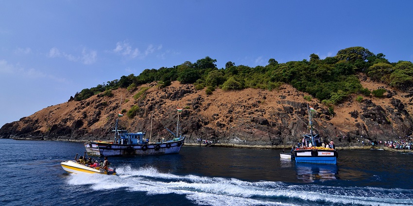 Netrani Island is one of the best spots in Karnakata for scuba diving in India