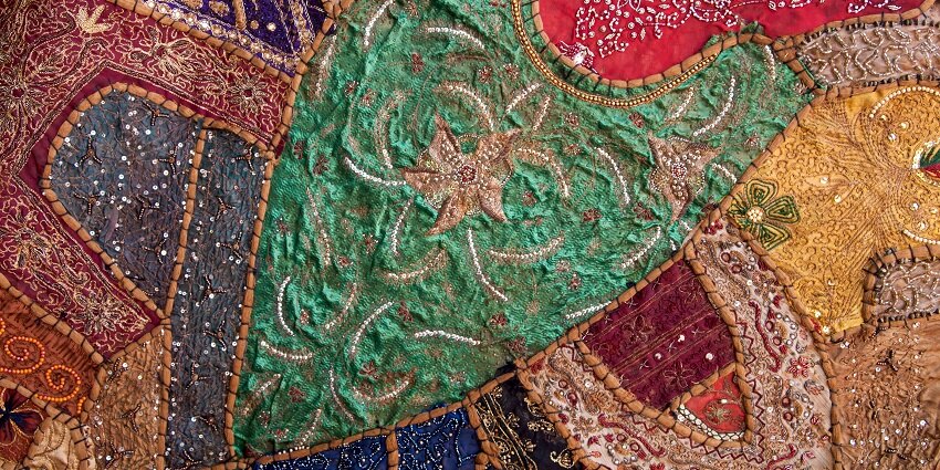 Shop for pure cotton and Balapuram handlooms at the Cochin Textile Market in Kochi