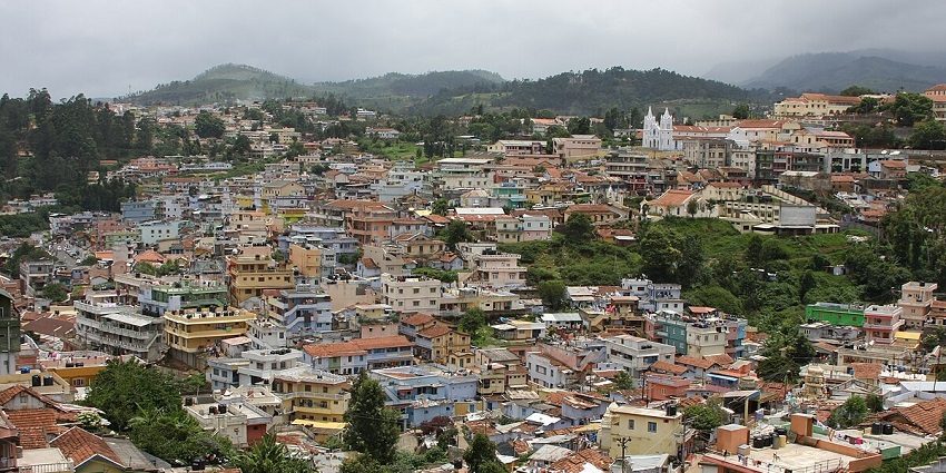 Enjoy the breathtaking views at the Coonoor, one of the hill stations in Palakkad.