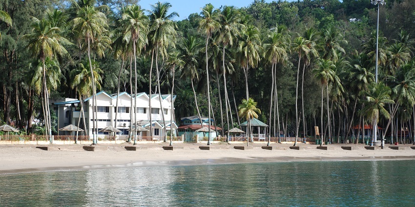 Corbyn’s Cove Beach is a paradise for tourists with palm tree-lined shores & landscapes
