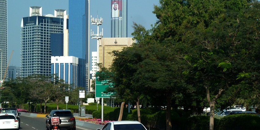 Have a gala time with your loved ones while strolling through the Corniche Road.