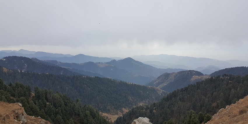 Hop on to the summit of Dainkund Peak to cherish panoramic views the Pir Panjal ranges.