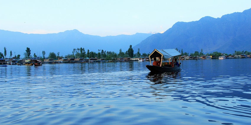 A glimpse of Dal Lake, one of the top places to visit in Jammu and Kashmir in May.
