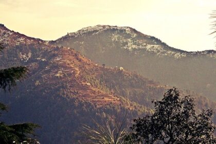 Explore the misty mountains of Dalhousie amidst the magnificent Dhauladhar ranges.