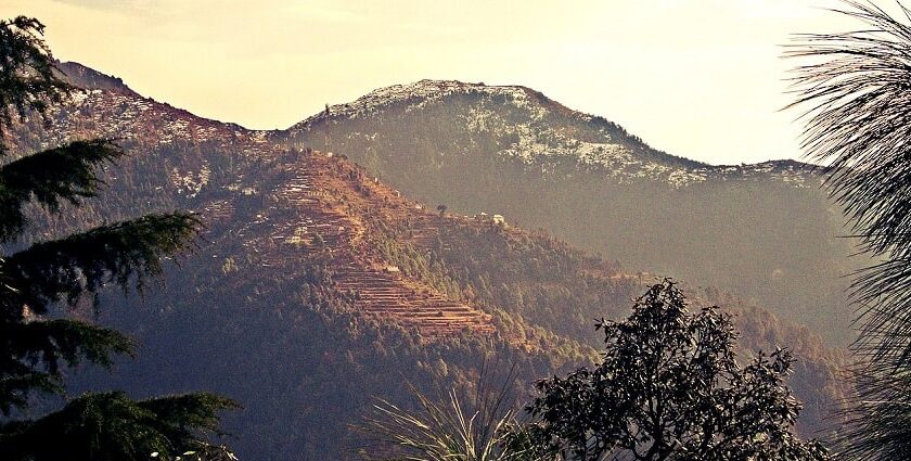 Explore the misty mountains of Dalhousie amidst the magnificent Dhauladhar ranges.