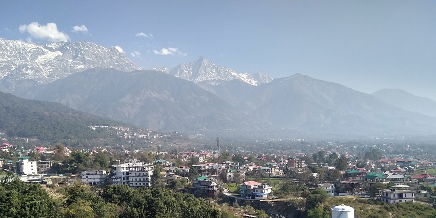 The Khaniyara Valley in Dharamshala, one of the places to visit in India in June & July