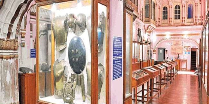 The Dogra Art Museum houses a collection of rare articles from the Dogra dynasty