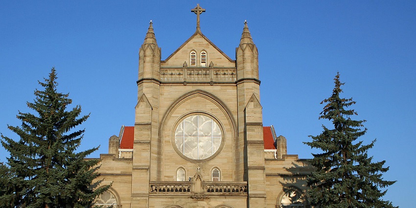 St. Dominic Church, featuring its striking architecture - places to visit in Aluva