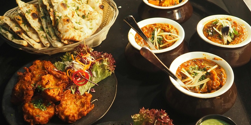 The cafes near Elephant Beach have a lot of delicious food options to choose from.