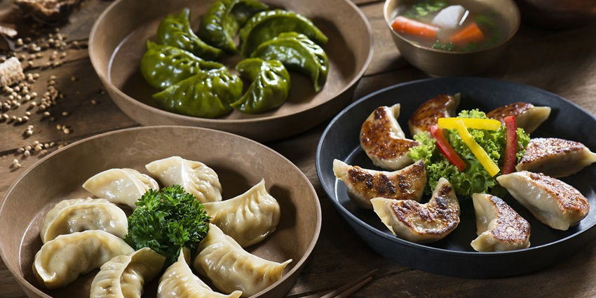A variety of delectable Dumplings on a platter for satiating the tastebuds of foodies.