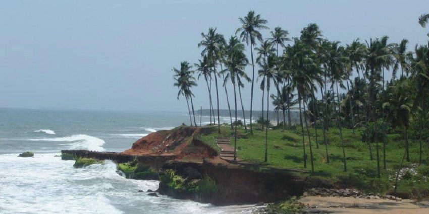One of the popular attractions near Varkala, Edaya beach is a quiet and tranquil spot for visitors.