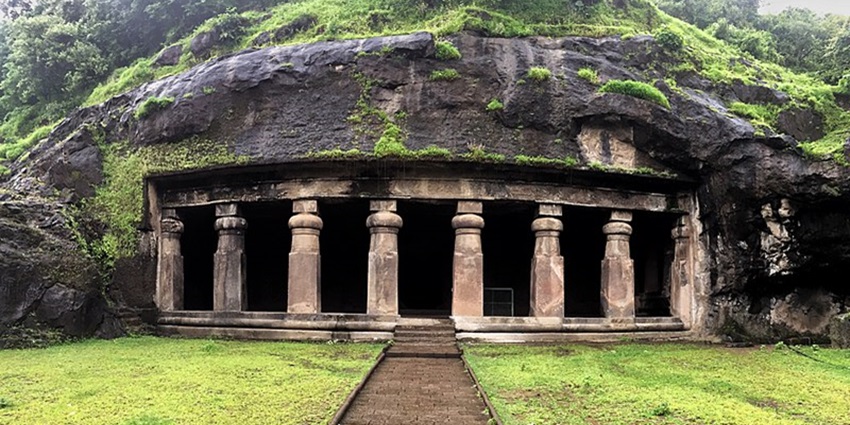 Pathway leading to the Elephanta Caves