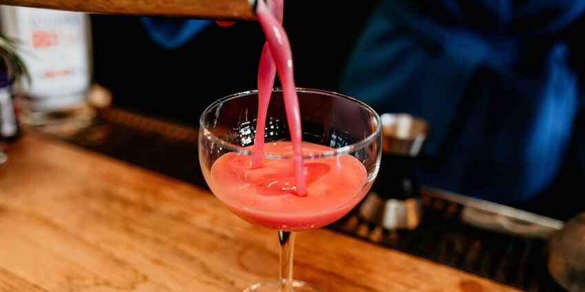 You can take rejuvenating drinks from bars and lounges and enjoy your trip to the fullest.