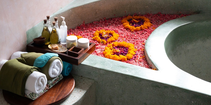 Take a relaxing massage to heal - one of the best things to do in Bir