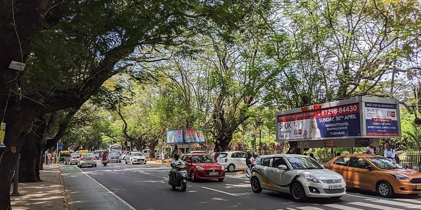 Beautiful snap of The Traffic passing by somewhere in Ernakulam District, Kerala
