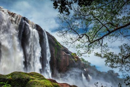 Comprising seven waterfalls, Ezharakund Waterfalls are a delight for all nature lovers.