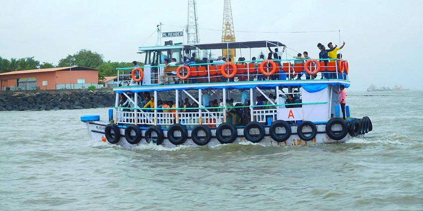 Reach the island via ferry or boats so that you can enjoy panoramic views on your way.