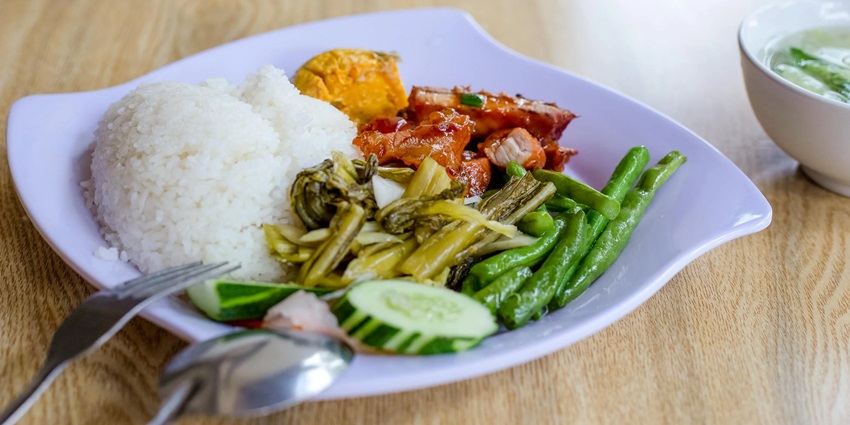 Choose from a range of restaurant options available near the Vagamon Waterfalls, Kerala.