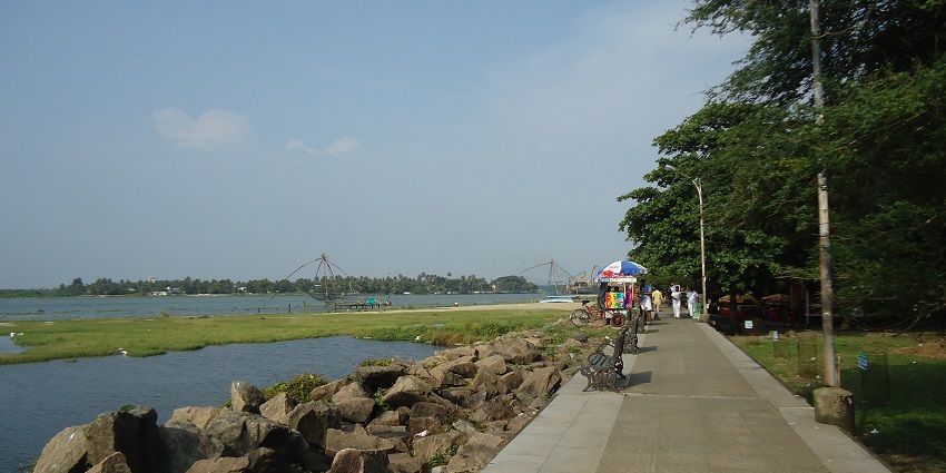 A view of the walkway of Fort Kochi Beach from where you can enjoy astonishing vistas.