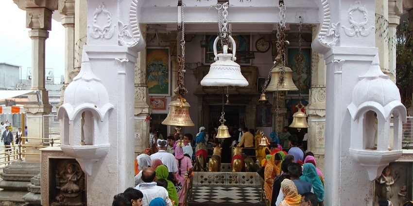 Front view of Chamundi Devi Temple, Kangra - places to visit near Jwalamukhi Temple