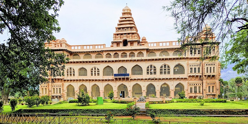 Exploring Chandragiri Fort is one of the best things to do in Bekal for history buffs.
