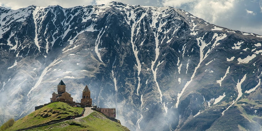 Visit Georgia with your loved ones, one of the places to visit in the world in June