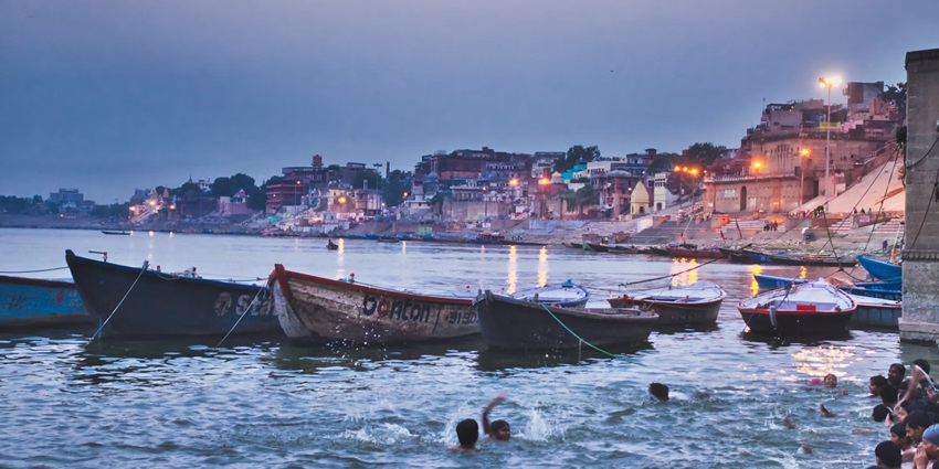 Varanasi is an ancient city and spiritual hub in India that’s totally worth visiting.