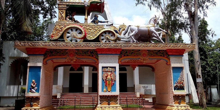 As you explore the magnificent places of Katra, do include Gita Mandir in your list.
