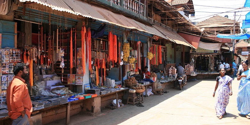 Hunt for souvenirs and gifts for friends and family in Gokarna Marketplace