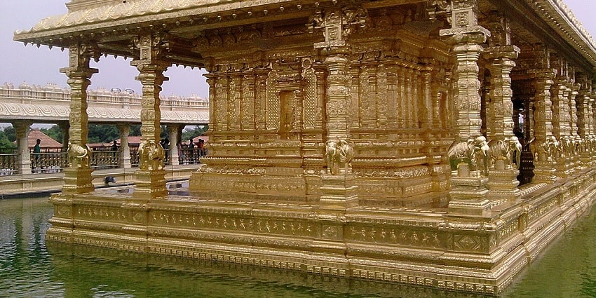 For a spiritual experience, do visit the famous Golden Temple in Vellore, Arcot.