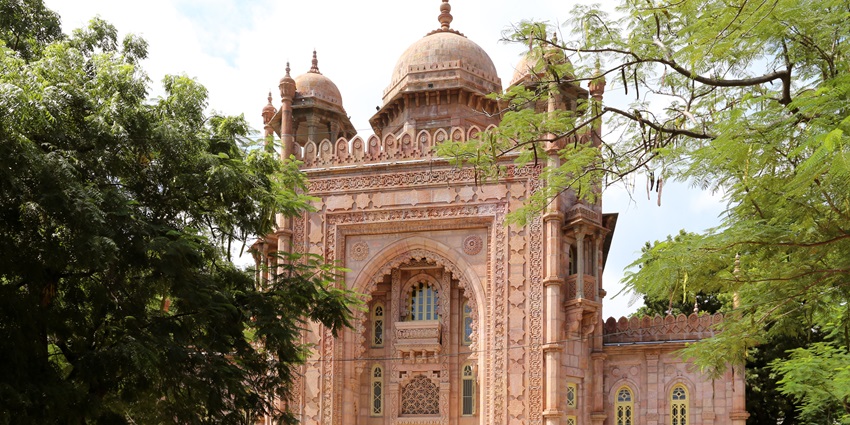 The Government Museum, Chennai, stands majestically amongst one of the best state museums in India.