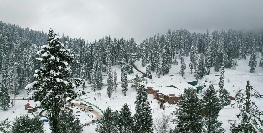 Experience the breathtaking beauty of Kashmir with our list of places to visit in Gulmarg.