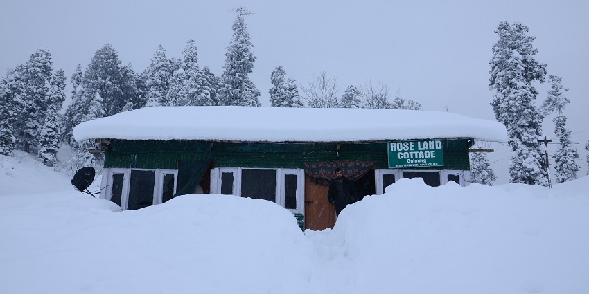 Gulmarg in Kashmir which is one of the best places to visit in kashmir in december.