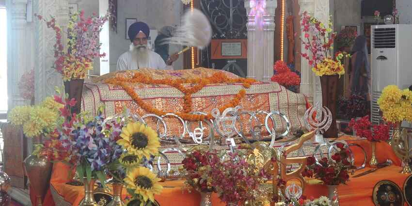 Pay your homage and seek blessings at Gurudwara Paonta Sahib while exploring Nahan.