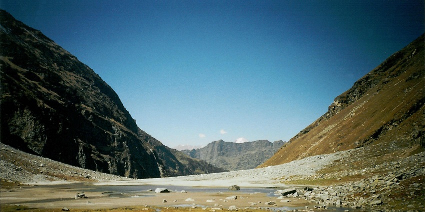 Hampta Pass is undoubtedly one of the best places to visit near Manali for adventurers.