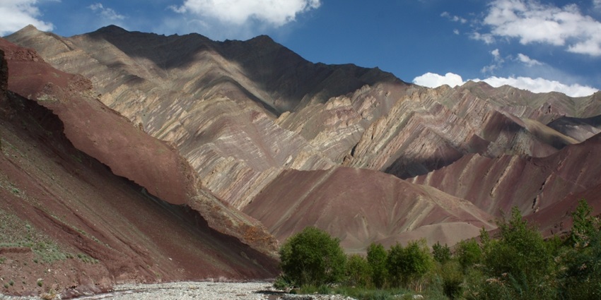 Hemis National Park is one of the best national parks in Jammu and Kashmir at high altitudes.
