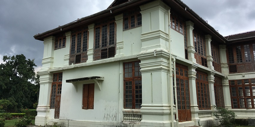 Explore the definite architecture of Hill Palace museum to unveil the history of Kochi