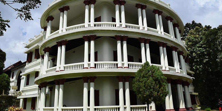 Hill Palace Museum of Tripunithura is the largest archeological museum of Kerala