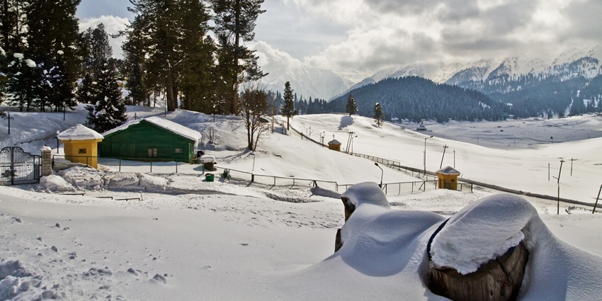 Several hill resorts and budget-friendly stay options are available in Jammu and Kashmir.