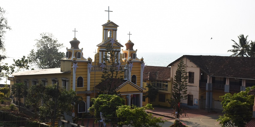 Image of View of the Holy Rosary Church fro the Thalassery fort - places to visit in Thalassery