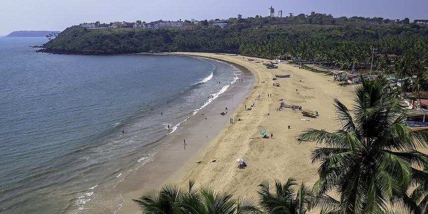 A picture of a beach in Bekal with stunning views of the coast and shining golden sands
